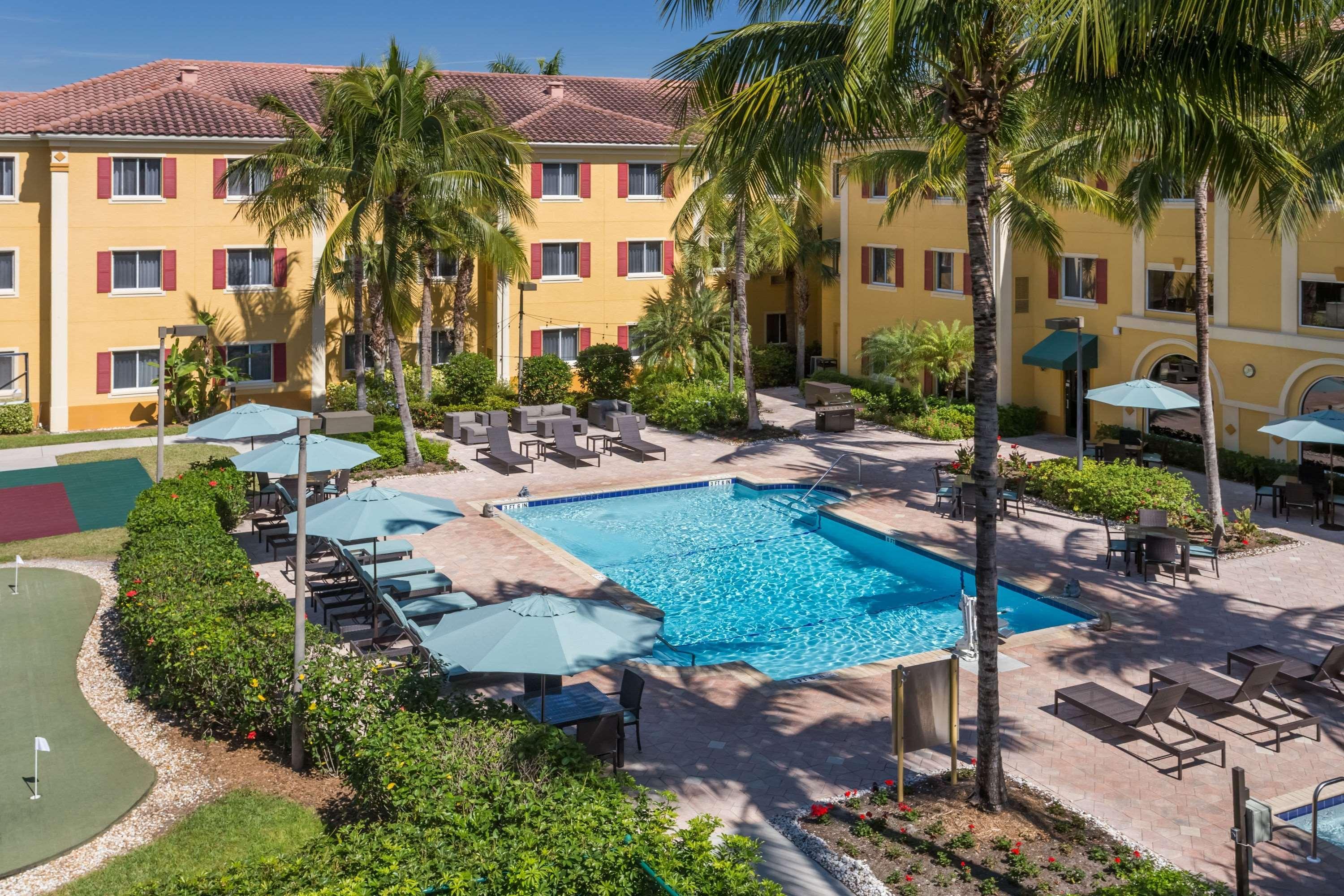 Hawthorn Extended Stay By Wyndham Naples Vineyards Exterior photo