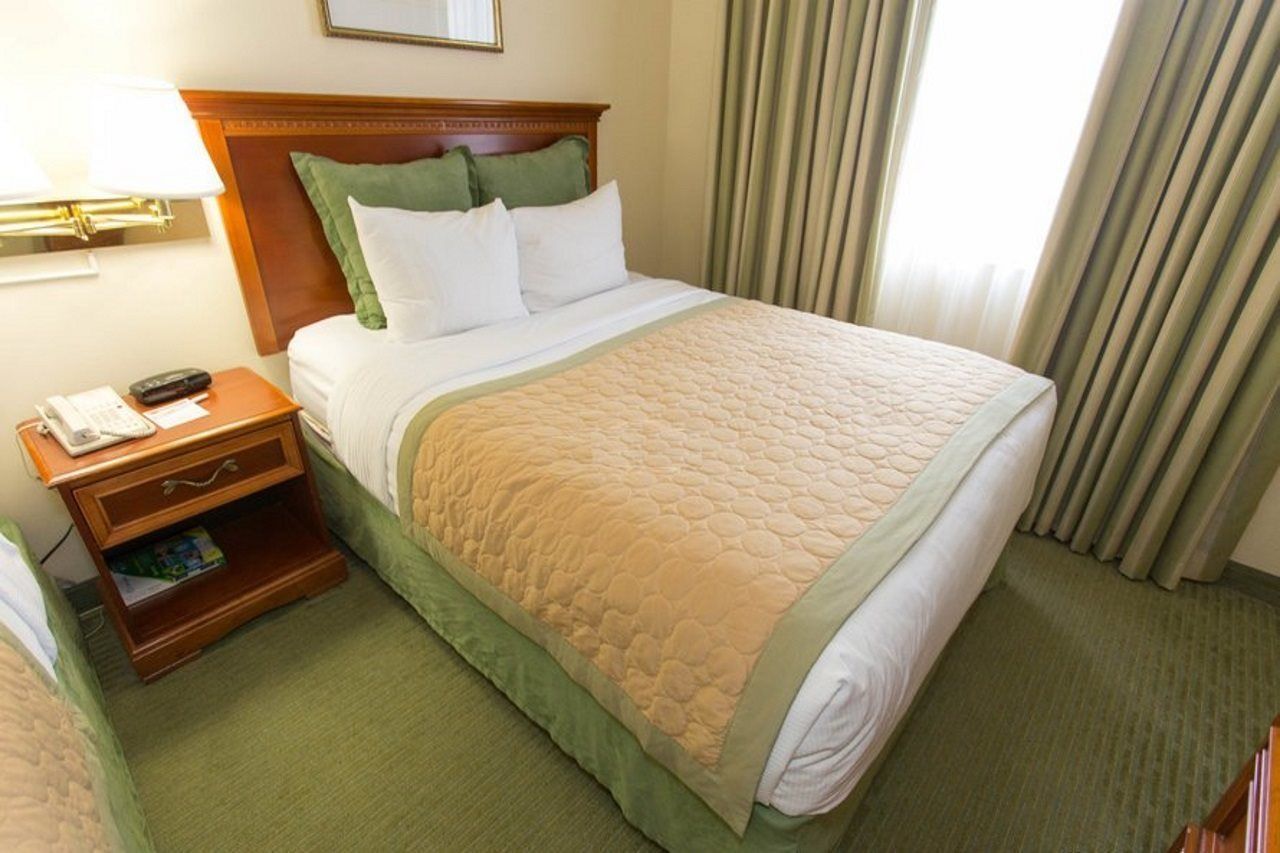 Hawthorn Extended Stay By Wyndham Naples Vineyards Exterior photo