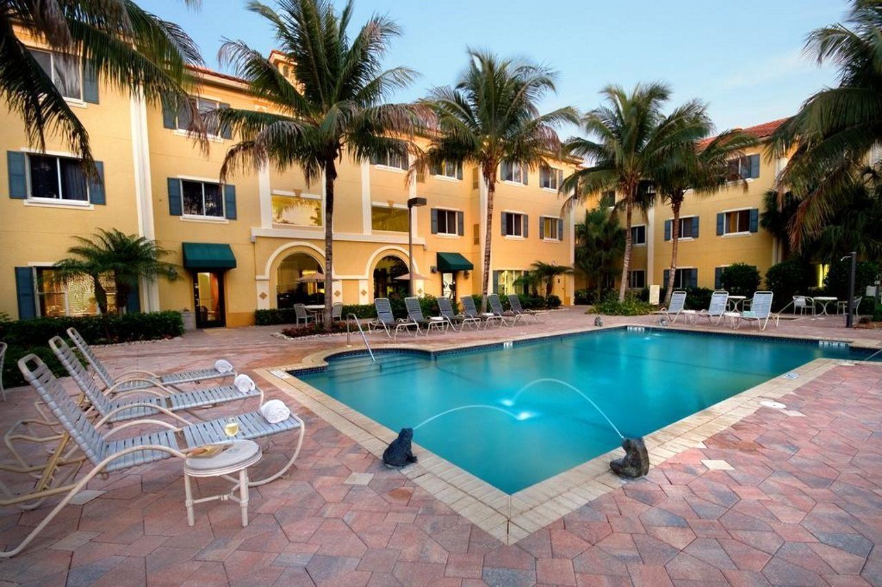 Hawthorn Extended Stay By Wyndham Naples Vineyards Exterior photo