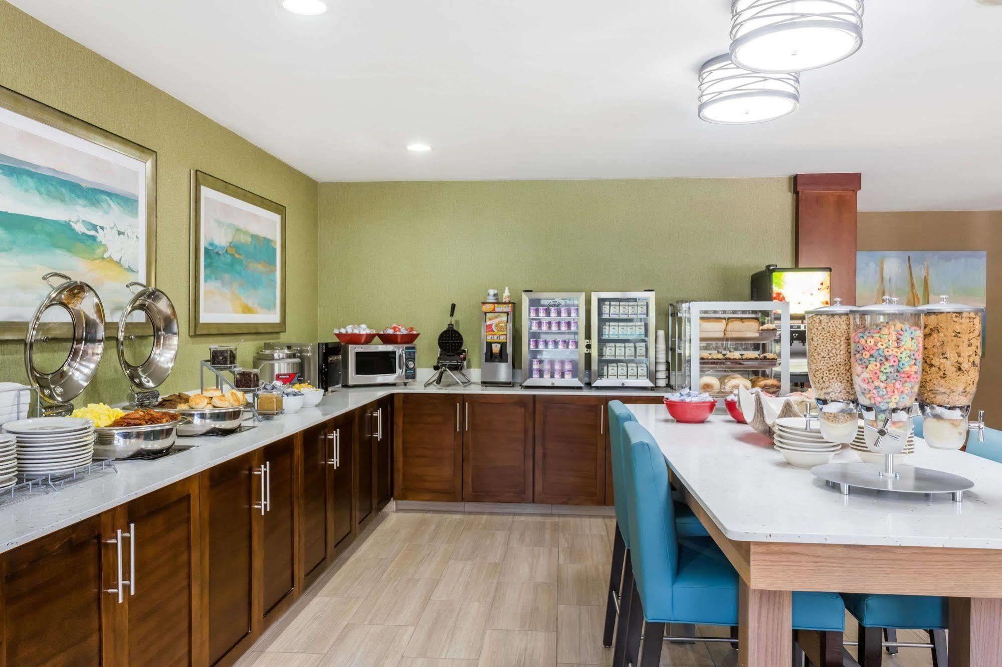 Hawthorn Extended Stay By Wyndham Naples Vineyards Exterior photo